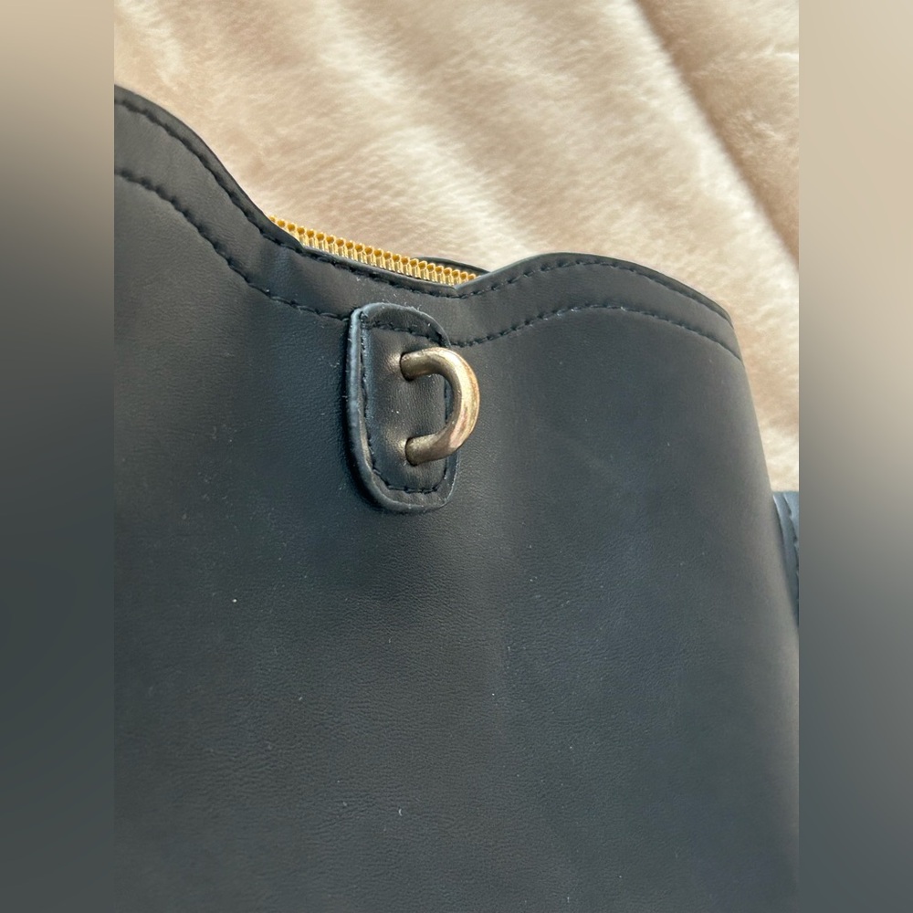 Small stylish crossbody bag - Picture 6 of 7